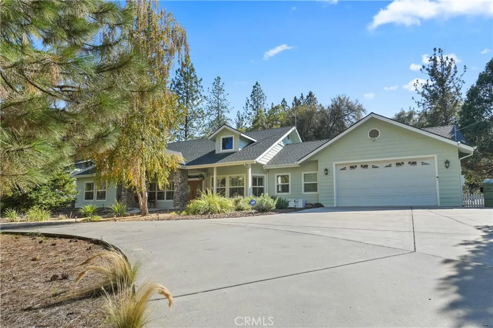 39367 Pine Ridge Road Oakhurst, CA 93644