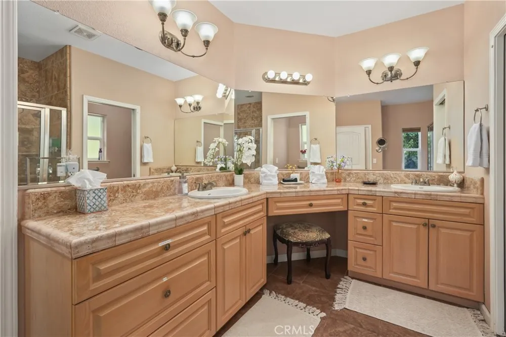 39367 Pine Ridge Road Oakhurst, CA 93644