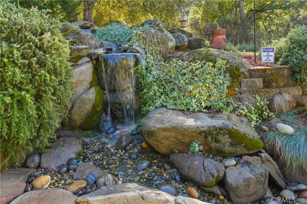 39367 Pine Ridge Road Oakhurst, CA 93644