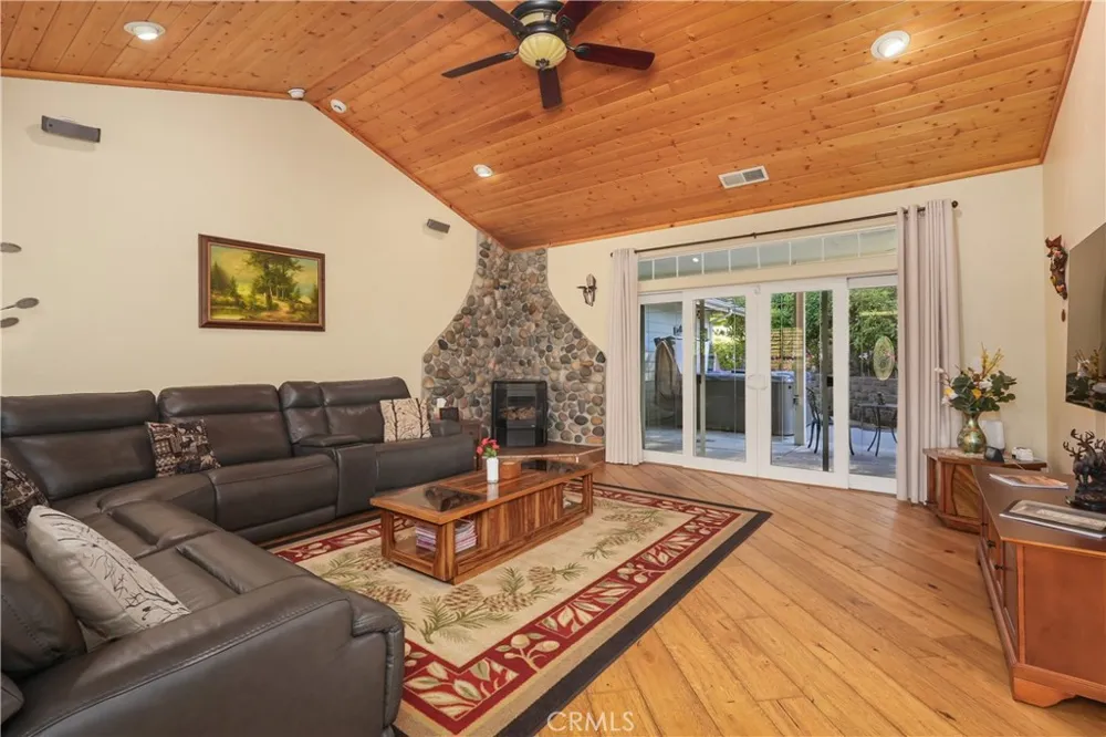 39367 Pine Ridge Road Oakhurst, CA 93644
