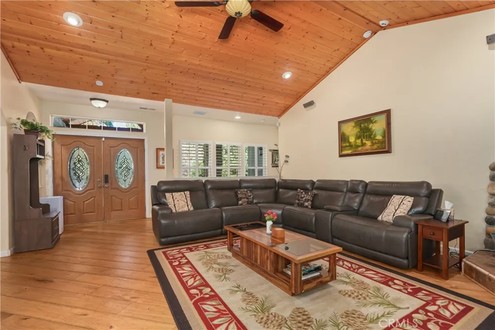 39367 Pine Ridge Road Oakhurst, CA 93644
