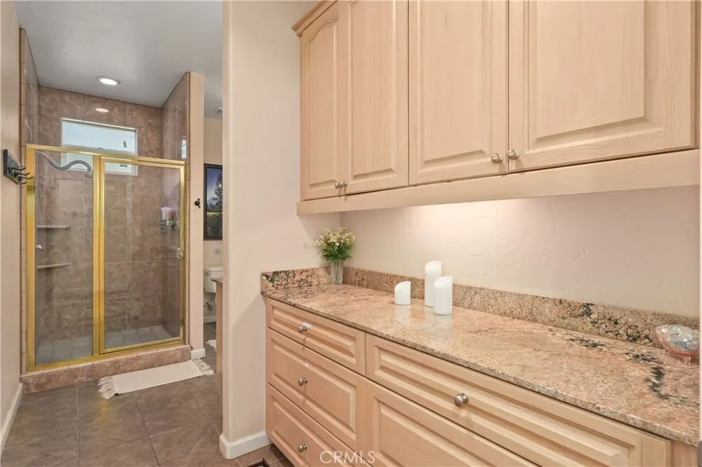 39367 Pine Ridge Road Oakhurst, CA 93644