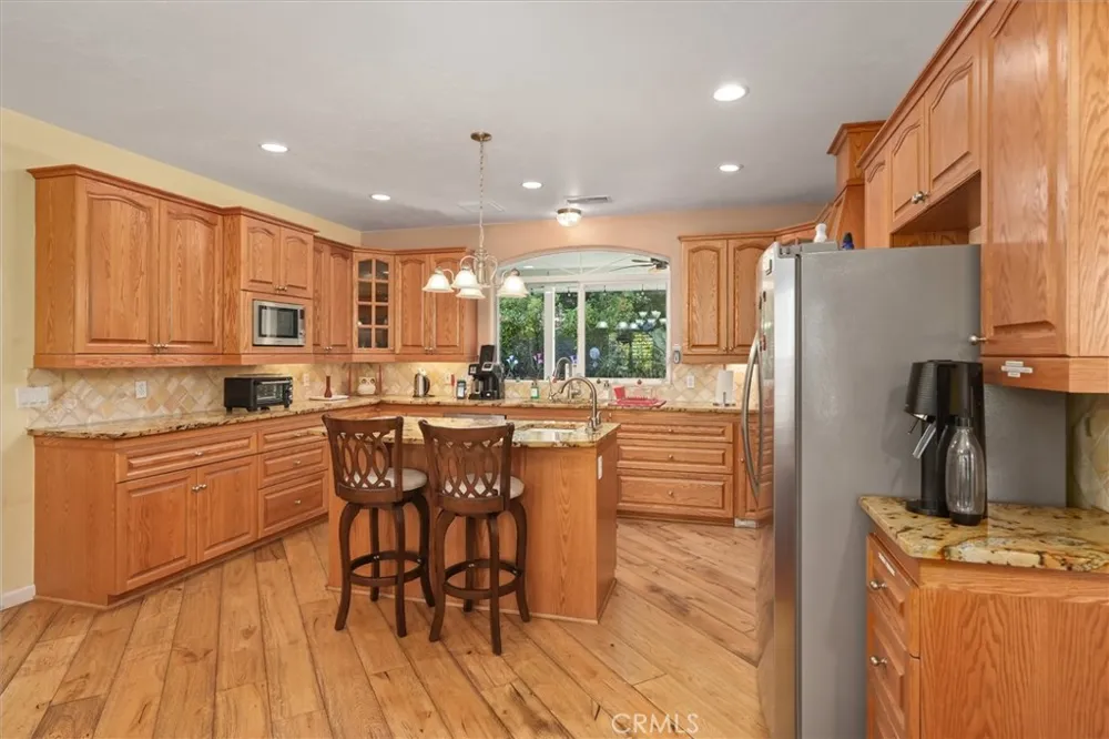 39367 Pine Ridge Road Oakhurst, CA 93644