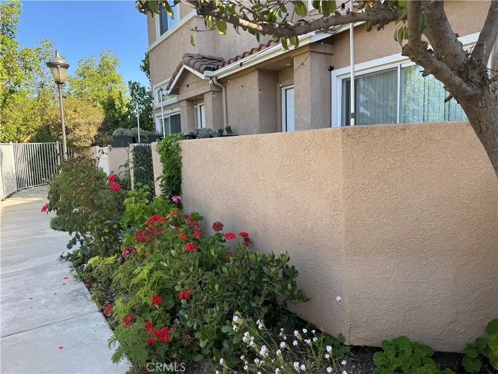 25708 Holiday Circle #B Stevenson Ranch, CA 91381