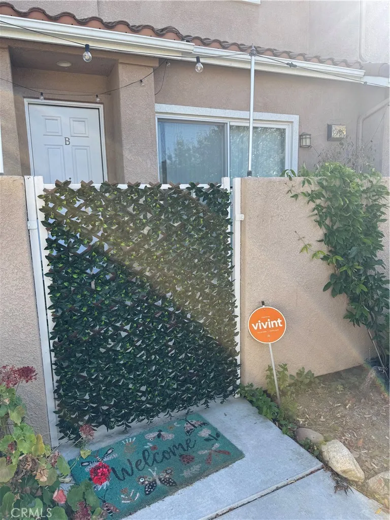 25708 Holiday Circle #B Stevenson Ranch, CA 91381