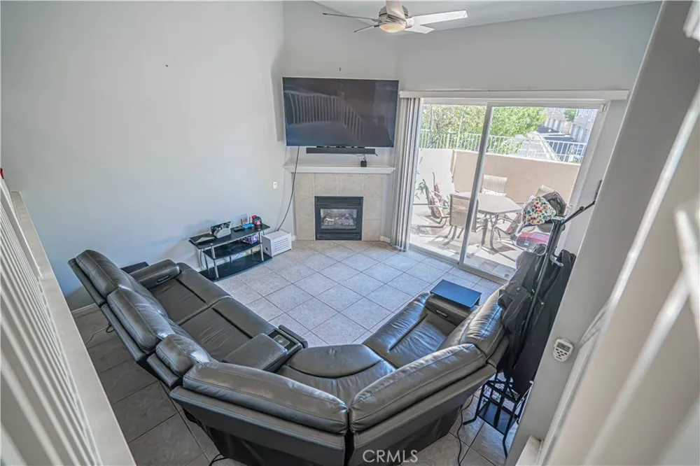 25708 Holiday Circle #B Stevenson Ranch, CA 91381