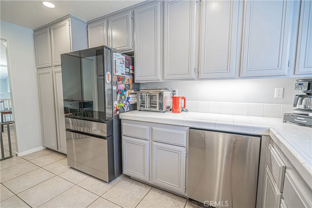 25708 Holiday Circle #B Stevenson Ranch, CA 91381