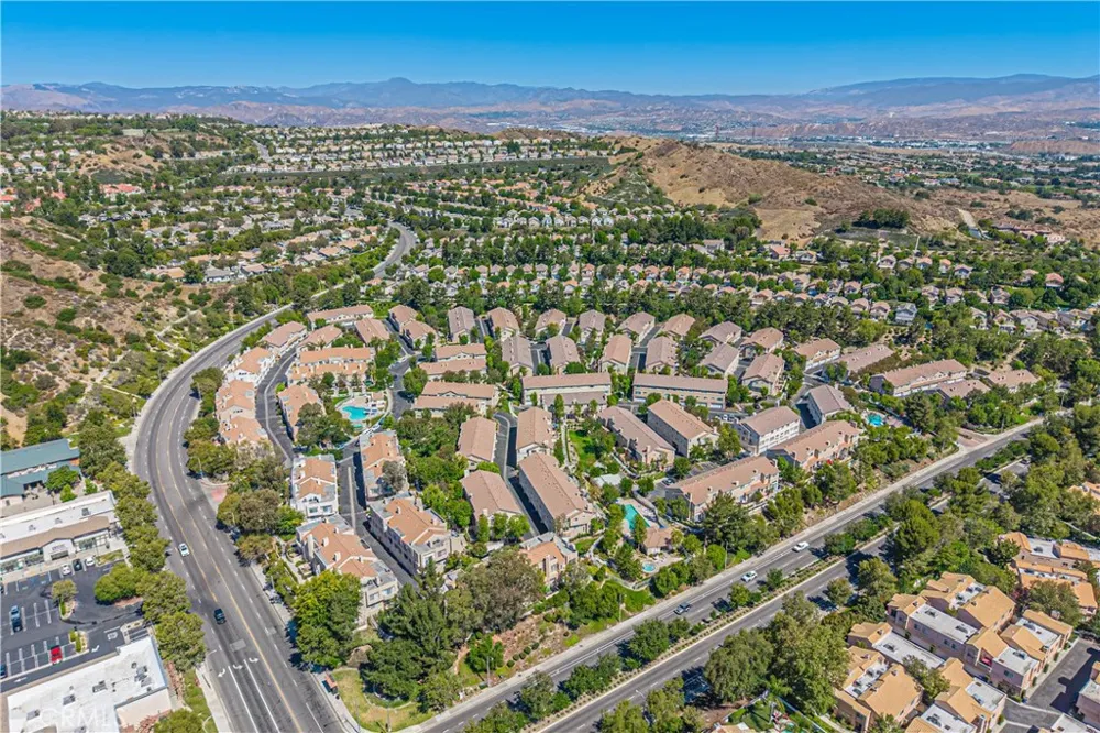 25708 Holiday Circle #B Stevenson Ranch, CA 91381