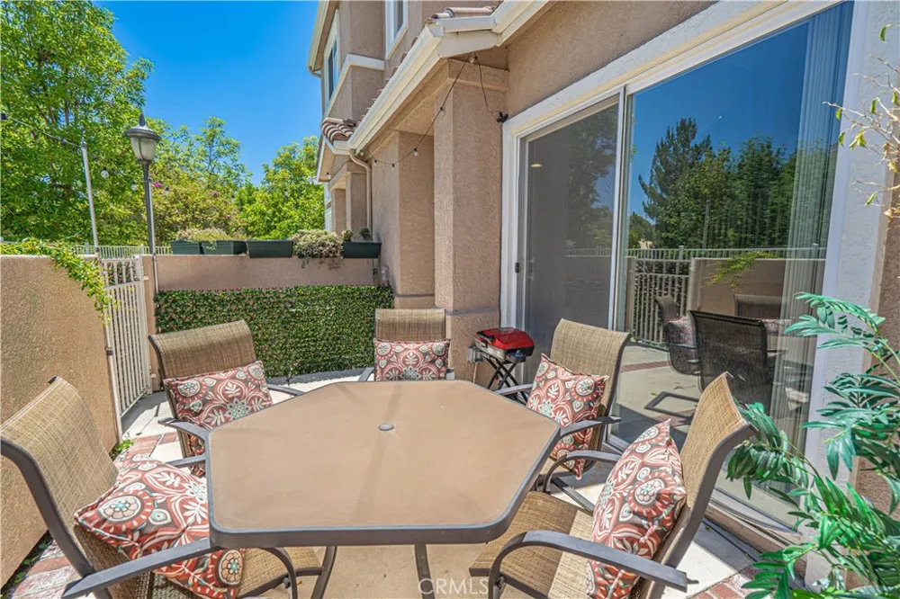 25708 Holiday Circle #B Stevenson Ranch, CA 91381