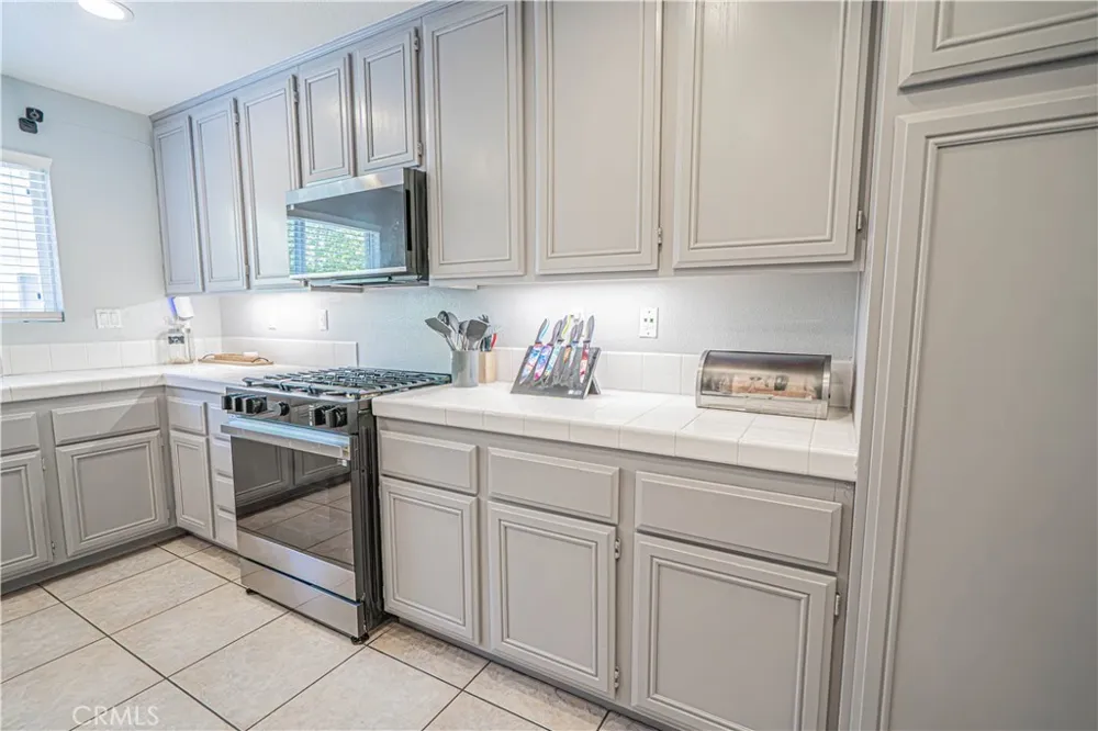 25708 Holiday Circle #B Stevenson Ranch, CA 91381