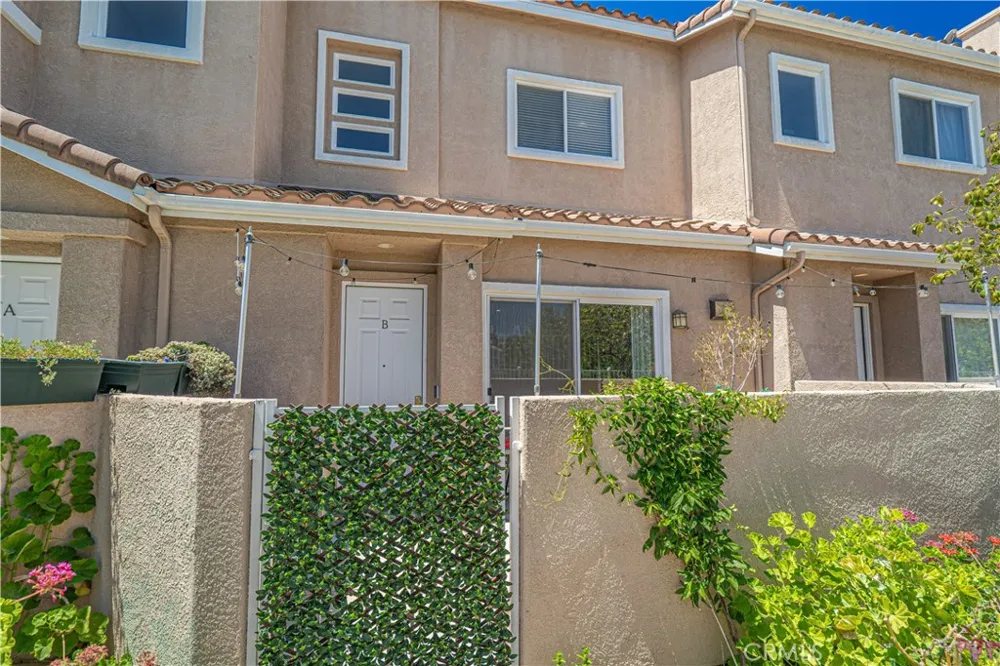 25708 Holiday Circle #B Stevenson Ranch, CA 91381
