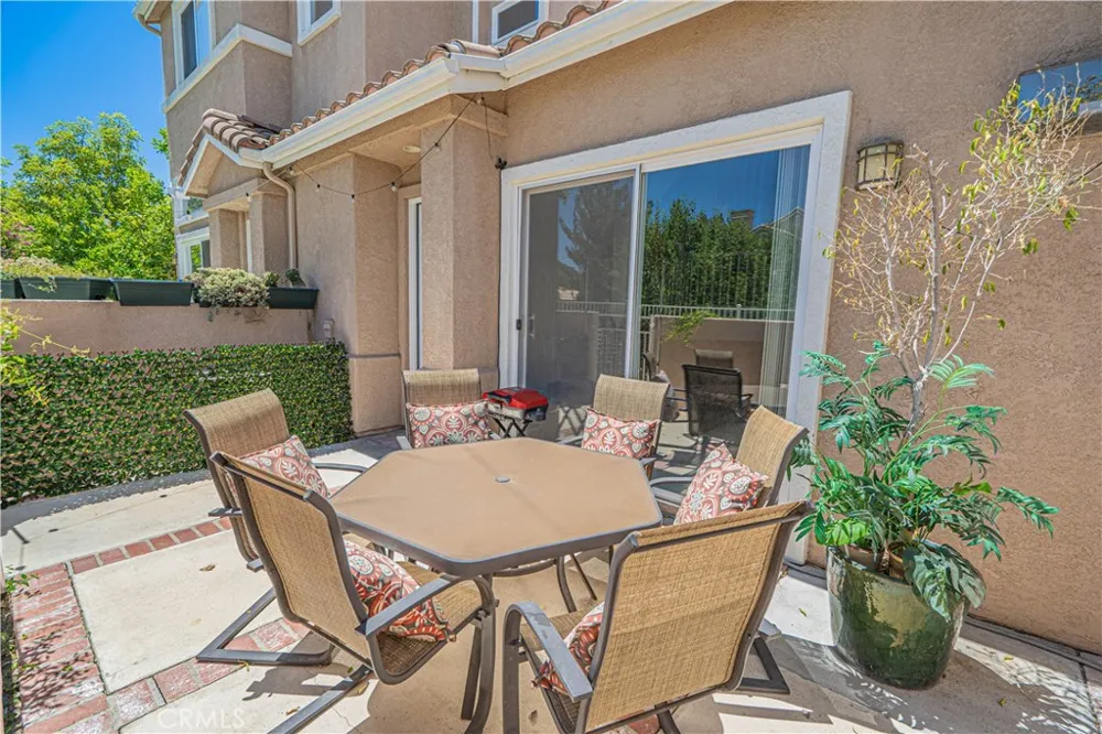 25708 Holiday Circle #B Stevenson Ranch, CA 91381