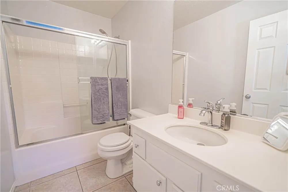 25708 Holiday Circle #B Stevenson Ranch, CA 91381