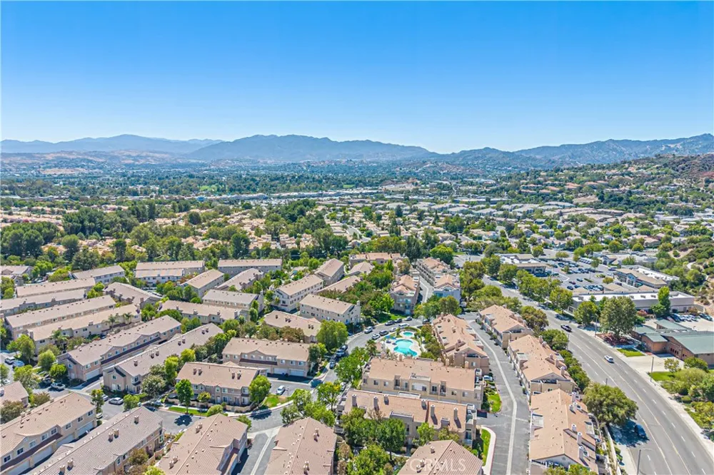 25708 Holiday Circle #B Stevenson Ranch, CA 91381