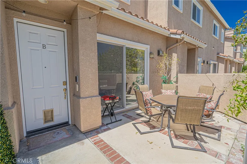 25708 Holiday Circle #B Stevenson Ranch, CA 91381