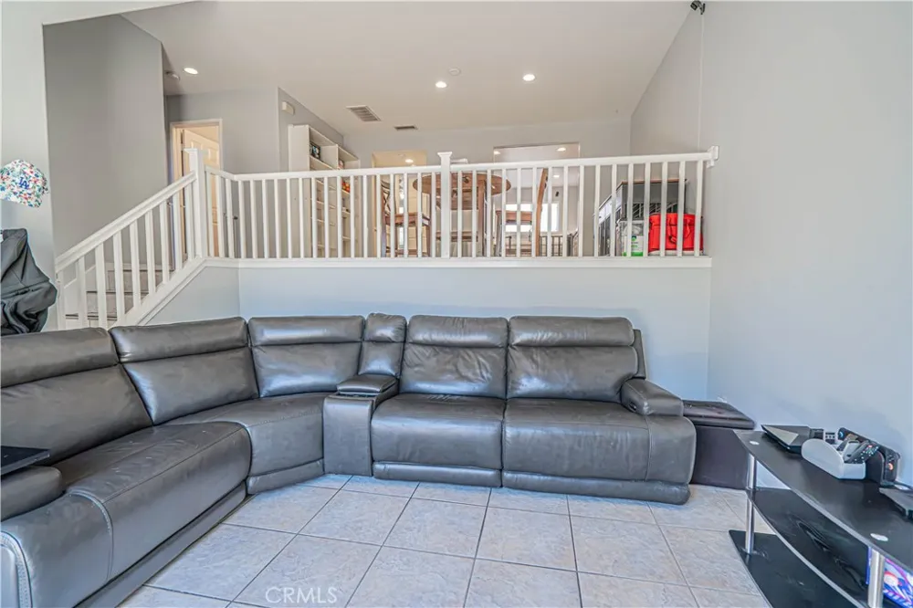 25708 Holiday Circle #B Stevenson Ranch, CA 91381