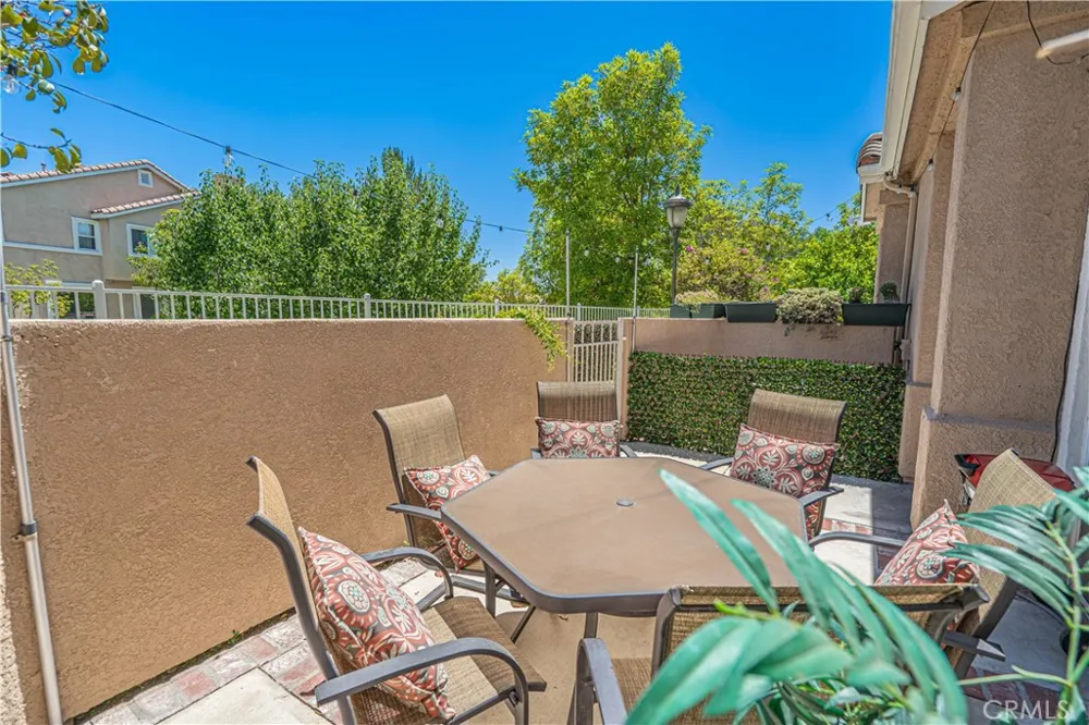 25708 Holiday Circle #B Stevenson Ranch, CA 91381