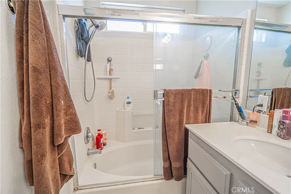 25708 Holiday Circle #B Stevenson Ranch, CA 91381