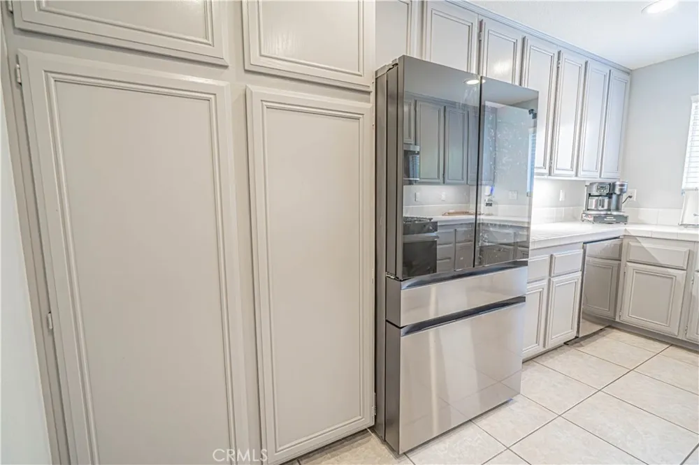 25708 Holiday Circle #B Stevenson Ranch, CA 91381