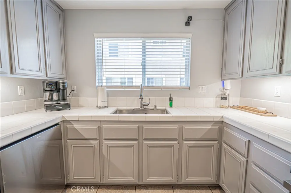25708 Holiday Circle #B Stevenson Ranch, CA 91381