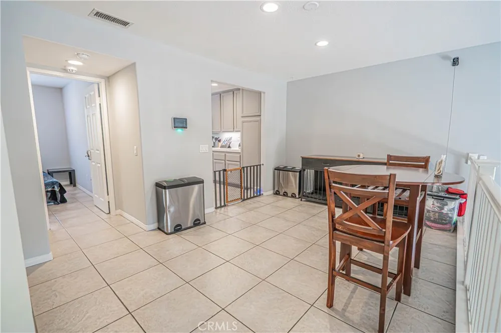 25708 Holiday Circle #B Stevenson Ranch, CA 91381