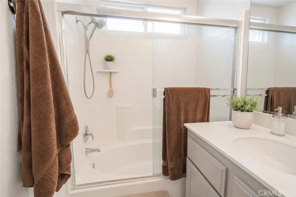25708 Holiday Circle #B Stevenson Ranch, CA 91381