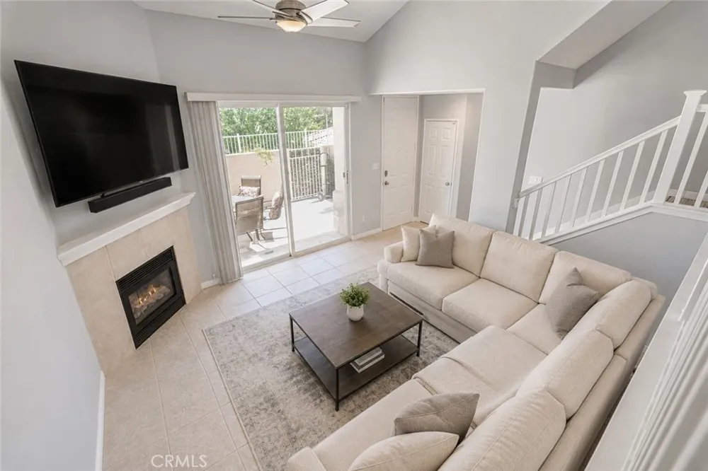 25708 Holiday Circle #B Stevenson Ranch, CA 91381