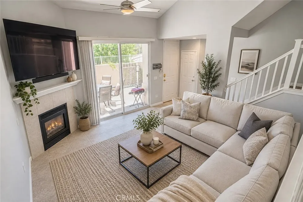 25708 Holiday Circle #B Stevenson Ranch, CA 91381