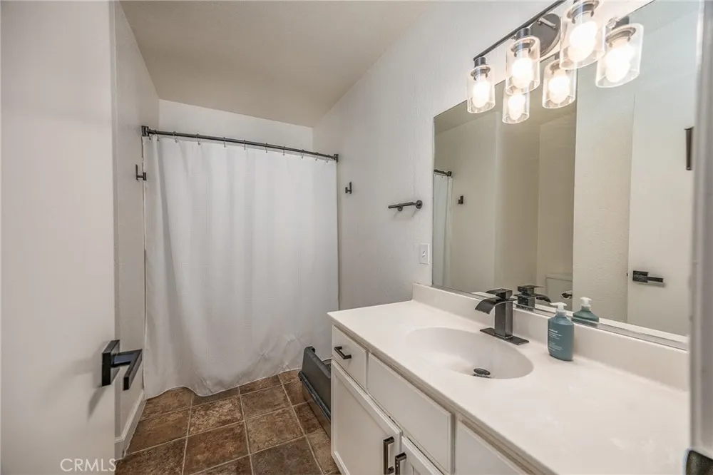 581 Lincoln Ave Unit B Modesto, CA 95354