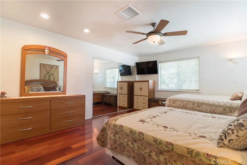 41 Merlon Pasadena, CA 91107