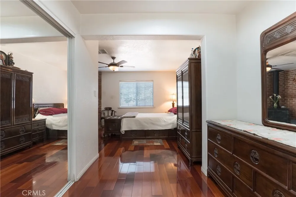 41 Merlon Pasadena, CA 91107