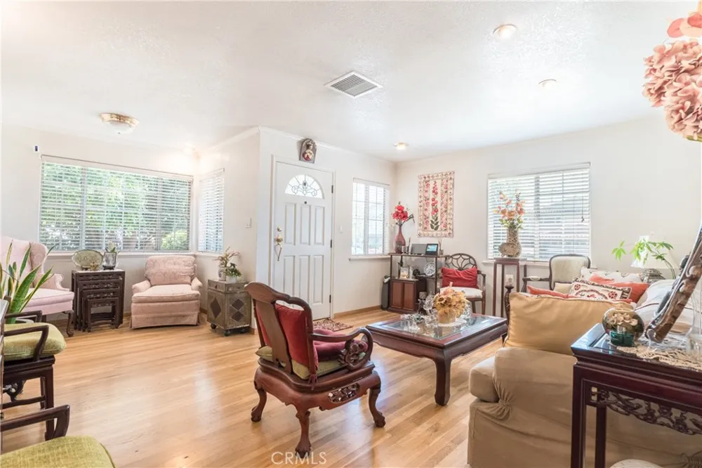 41 Merlon Pasadena, CA 91107