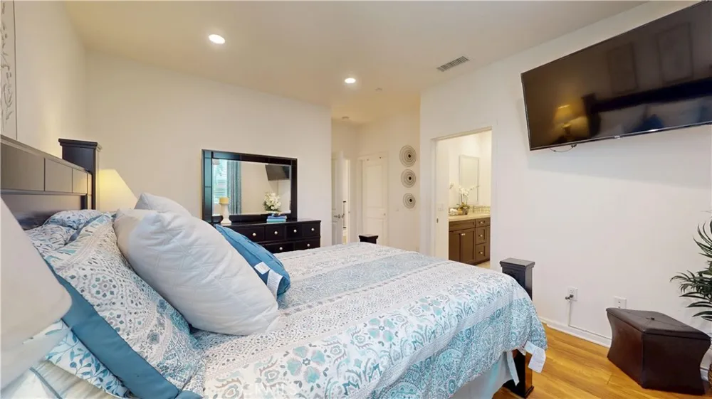 10351 Diamond Pacoima, CA 91331