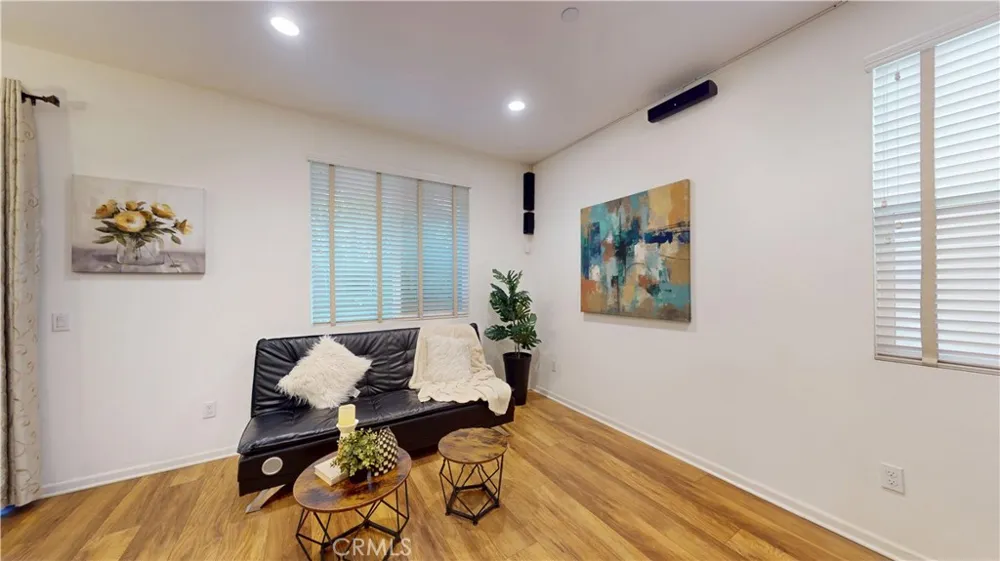 10351 Diamond Pacoima, CA 91331