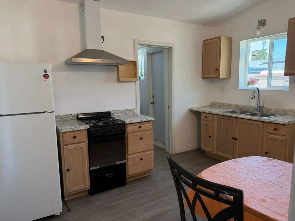 45445 Genoa Lancaster, CA 93534