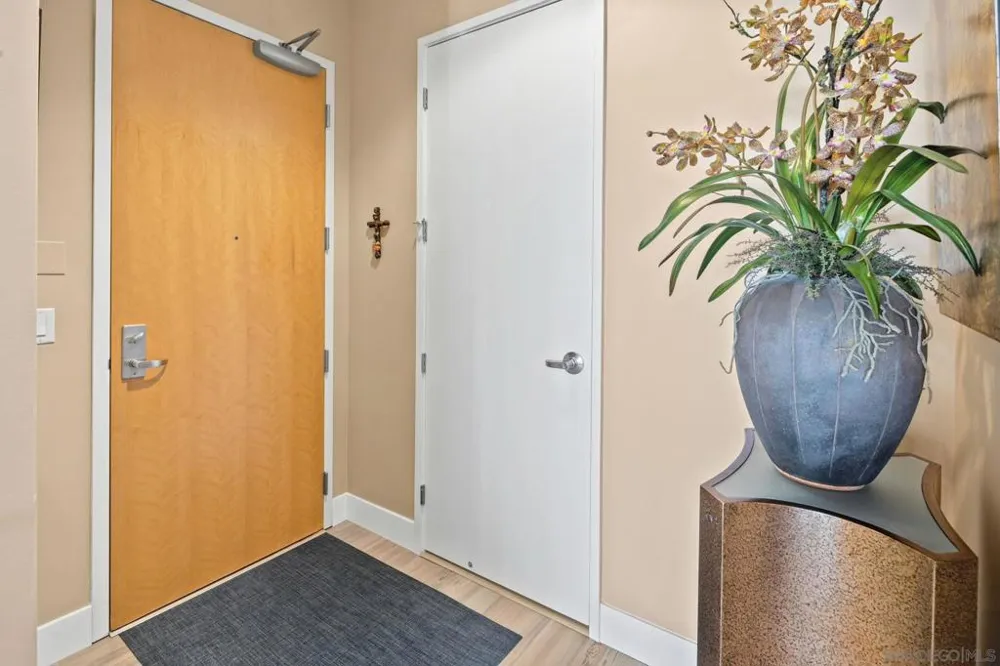 350 W Ash St #809 San Diego, CA 92101