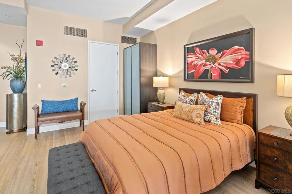 350 W Ash St #809 San Diego, CA 92101