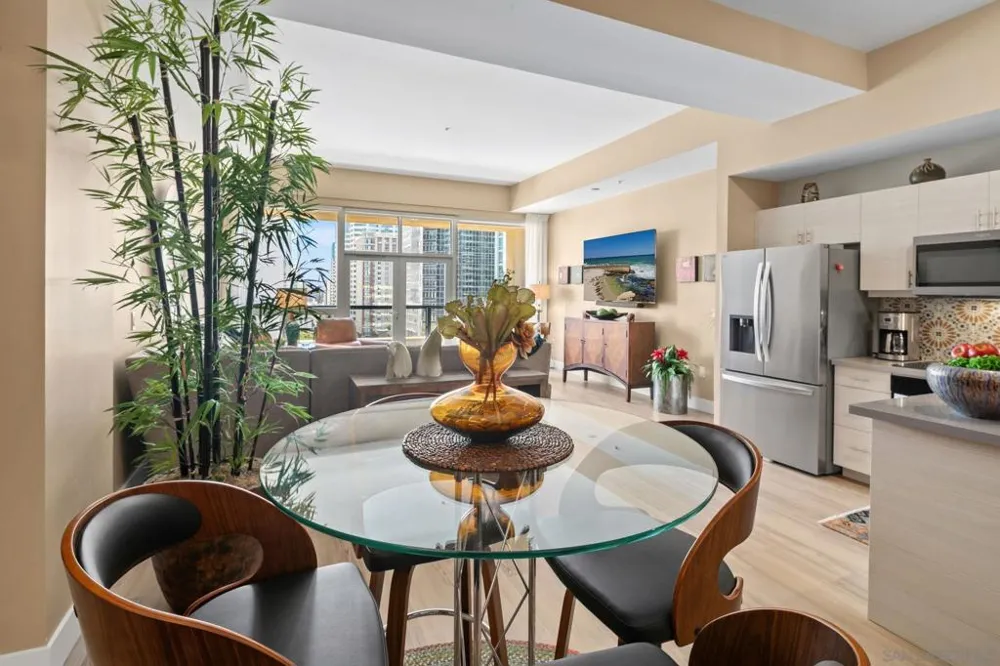 350 W Ash St #809 San Diego, CA 92101