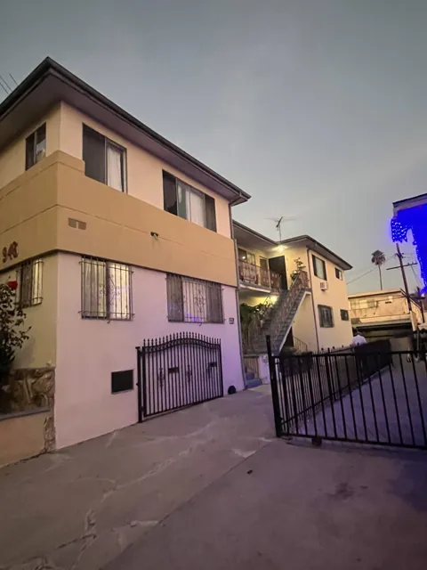 946 S Kingsley Drive #3