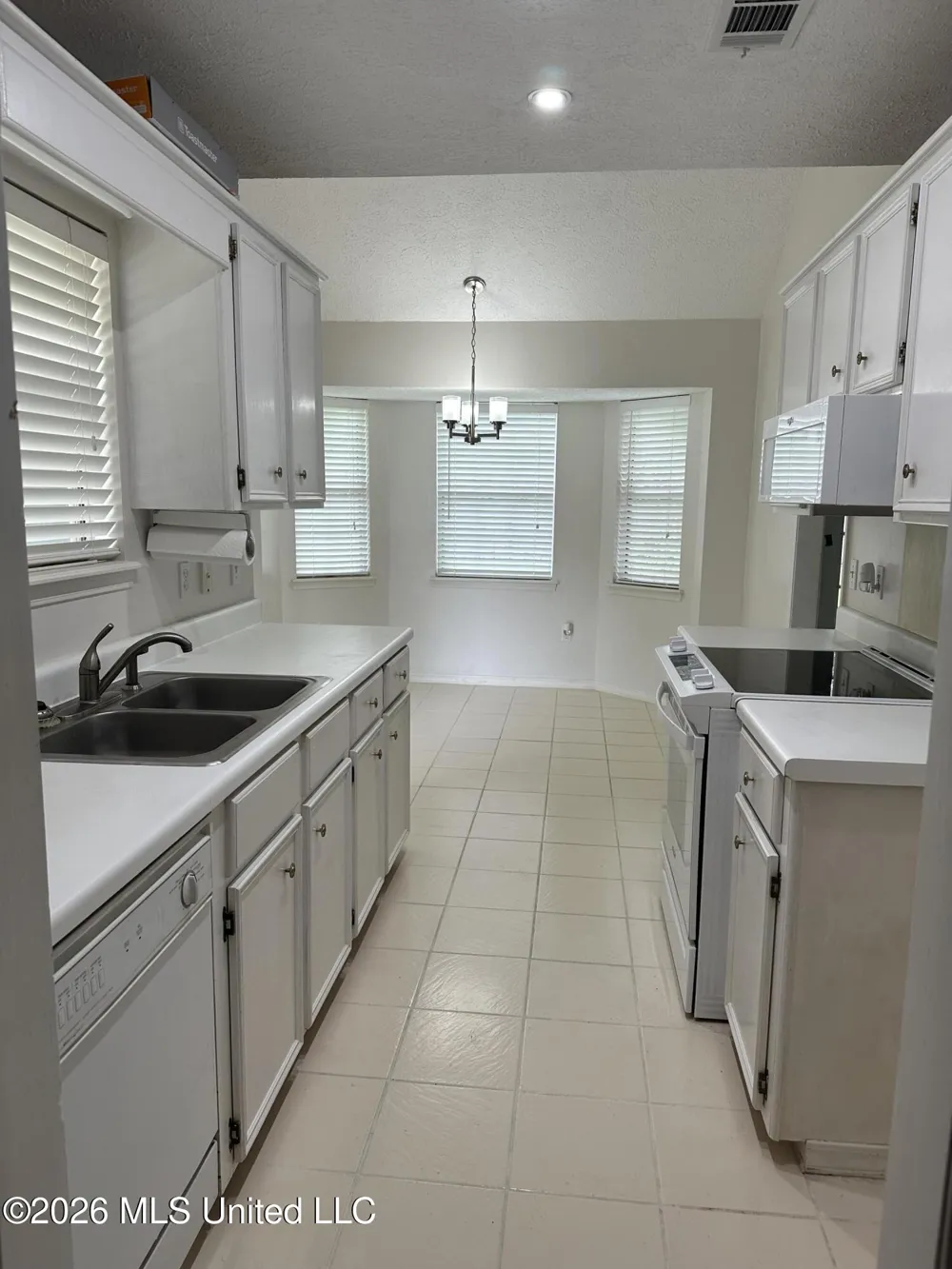 517 E Olympic Drive Flowood, MS 39232