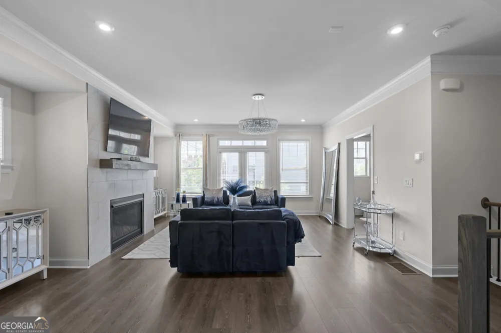 2042 Violet LN Brookhaven, GA 30319