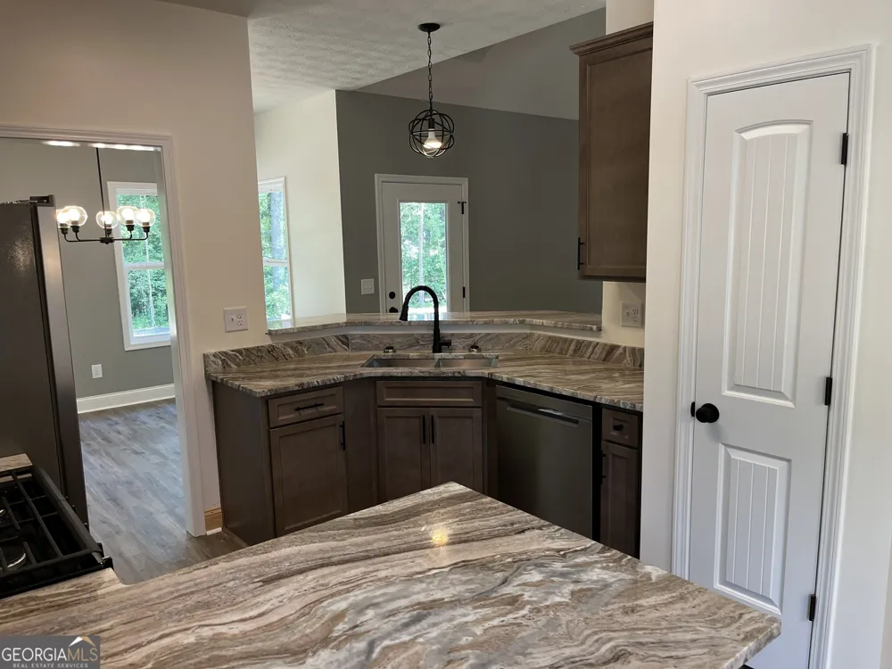 1932 Cochran Ridge RD Hiram, GA 30141