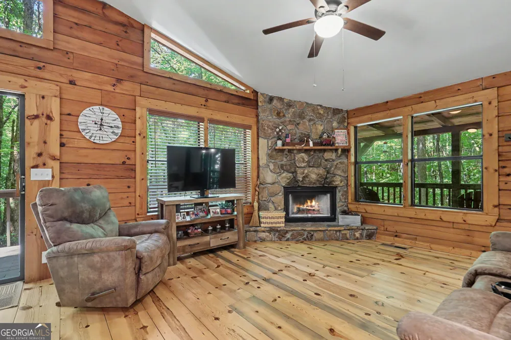 252 Navigator LN Tiger, GA 30576