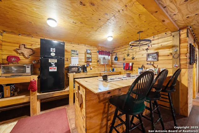 496 Cedarhill Dr. Bandera, TX 78003