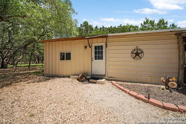 496 Cedarhill Dr. Bandera, TX 78003
