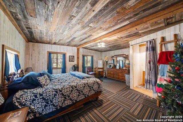 496 Cedarhill Dr. Bandera, TX 78003
