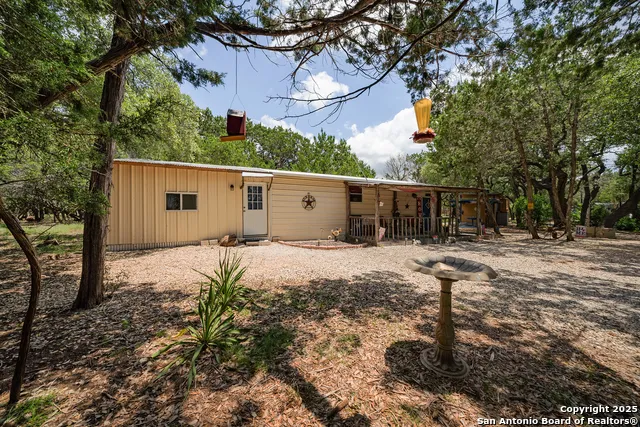 496 Cedarhill Dr. Bandera, TX 78003