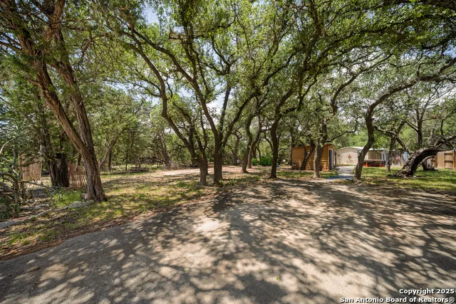 496 Cedarhill Dr. Bandera, TX 78003