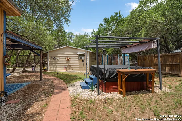 496 Cedarhill Dr. Bandera, TX 78003