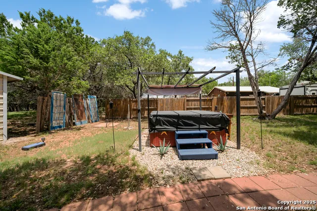 496 Cedarhill Dr. Bandera, TX 78003